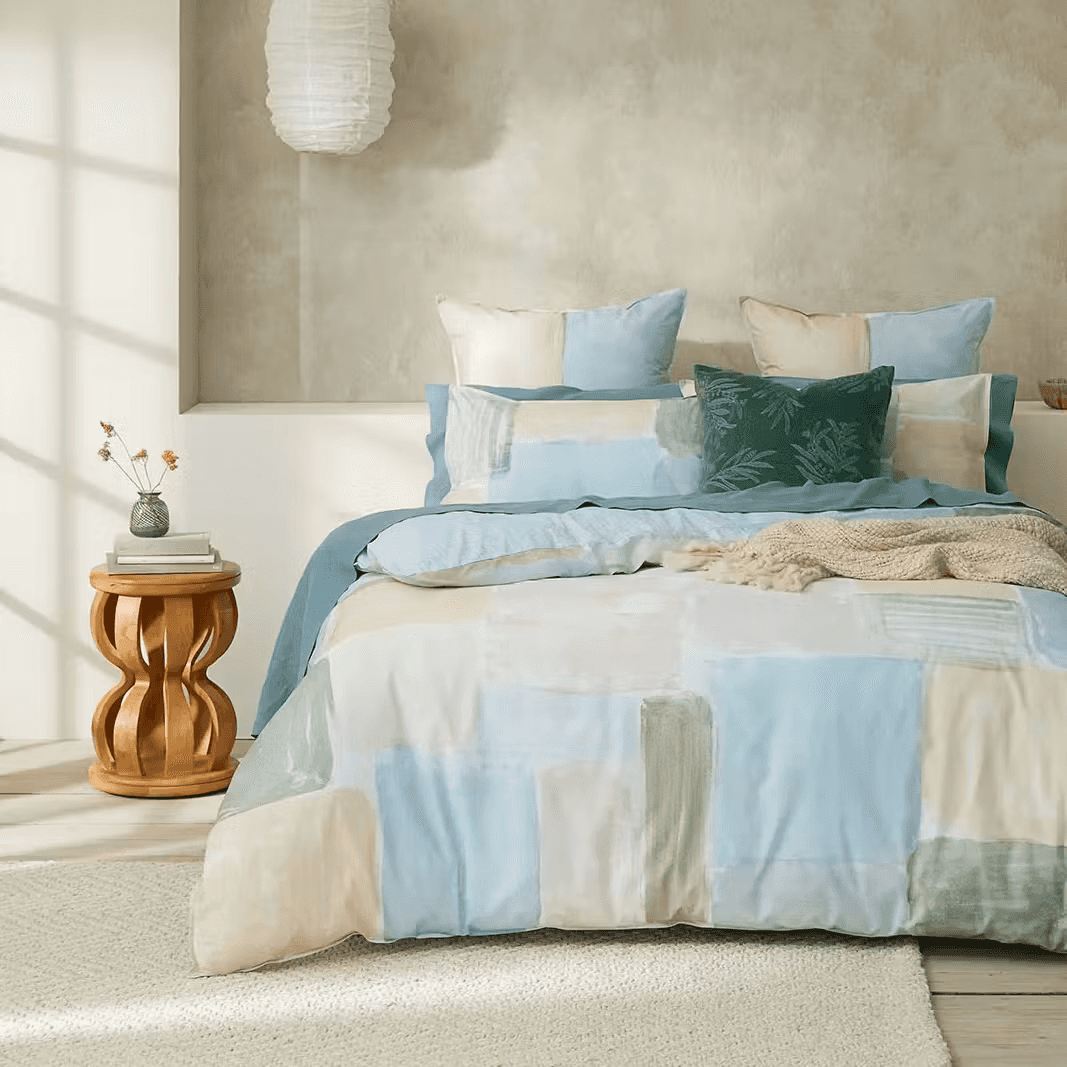 Bed Bath N' Table Background Image
